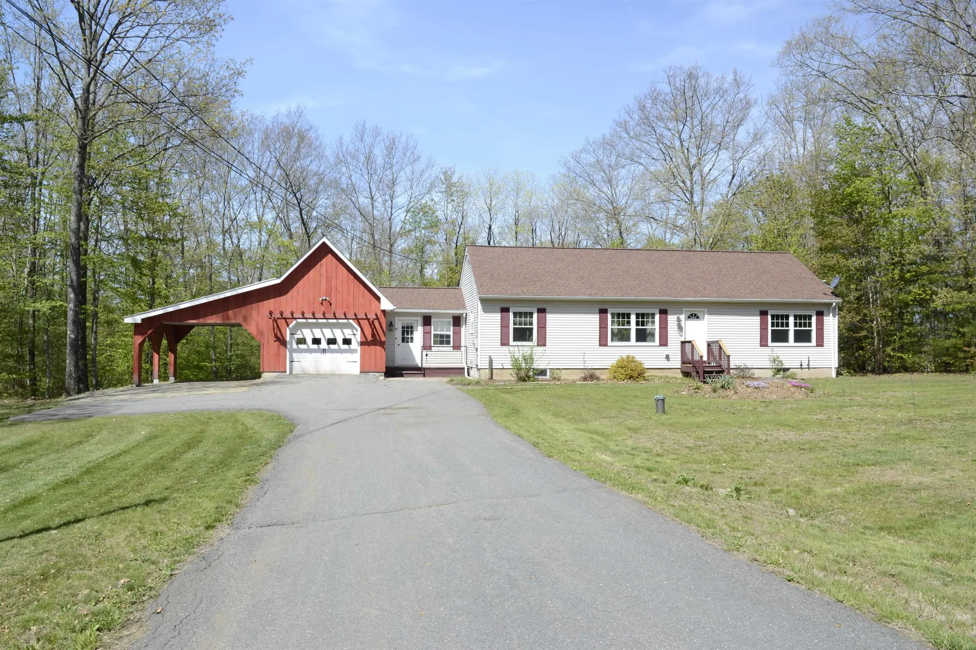 30 Acorn Drive Winchester NH 03470
