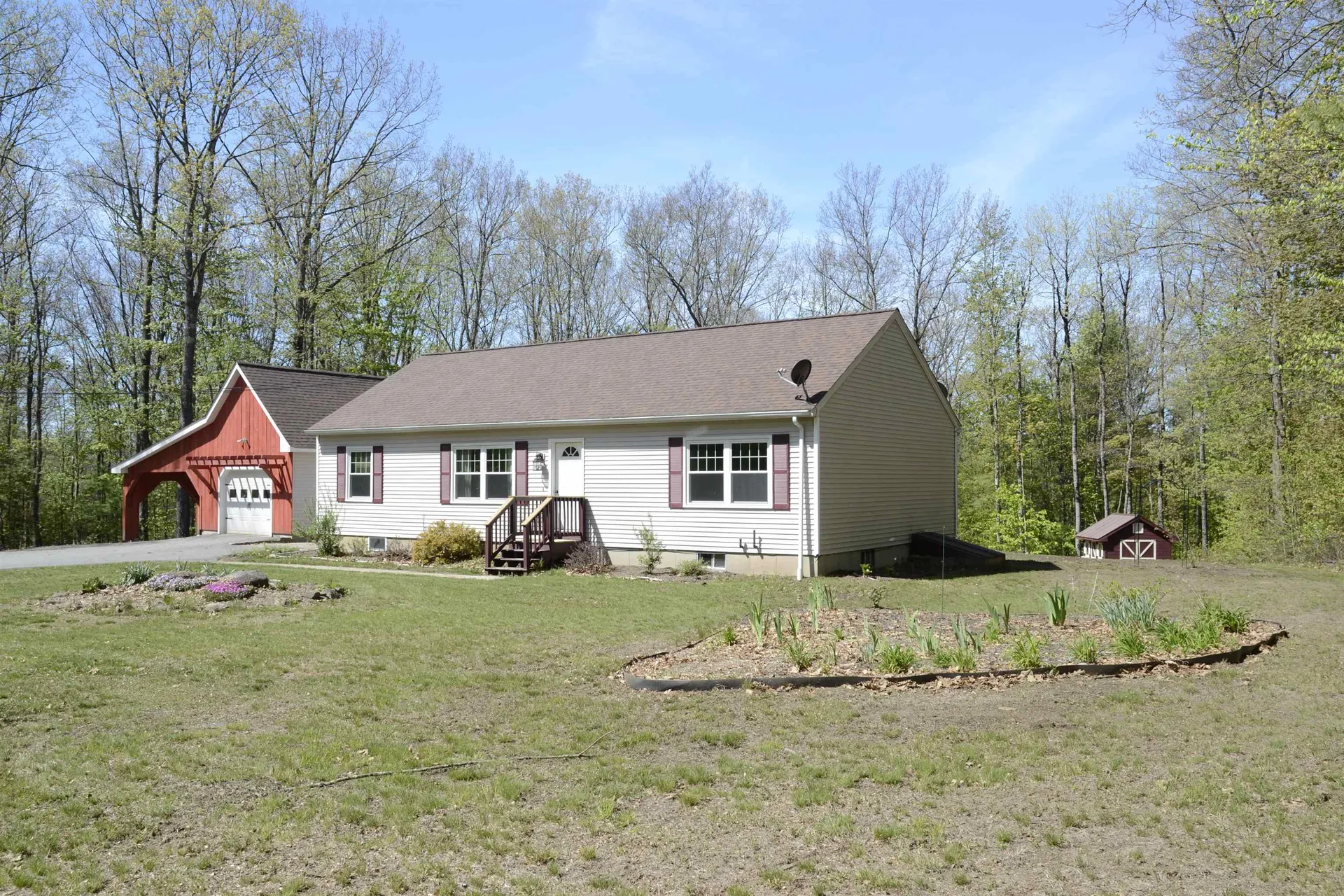 30 Acorn Drive Winchester NH 03470
