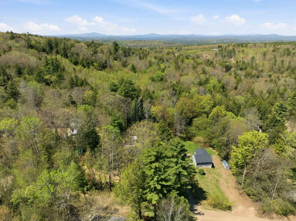 111 Fox Drive Gilmanton NH 03237