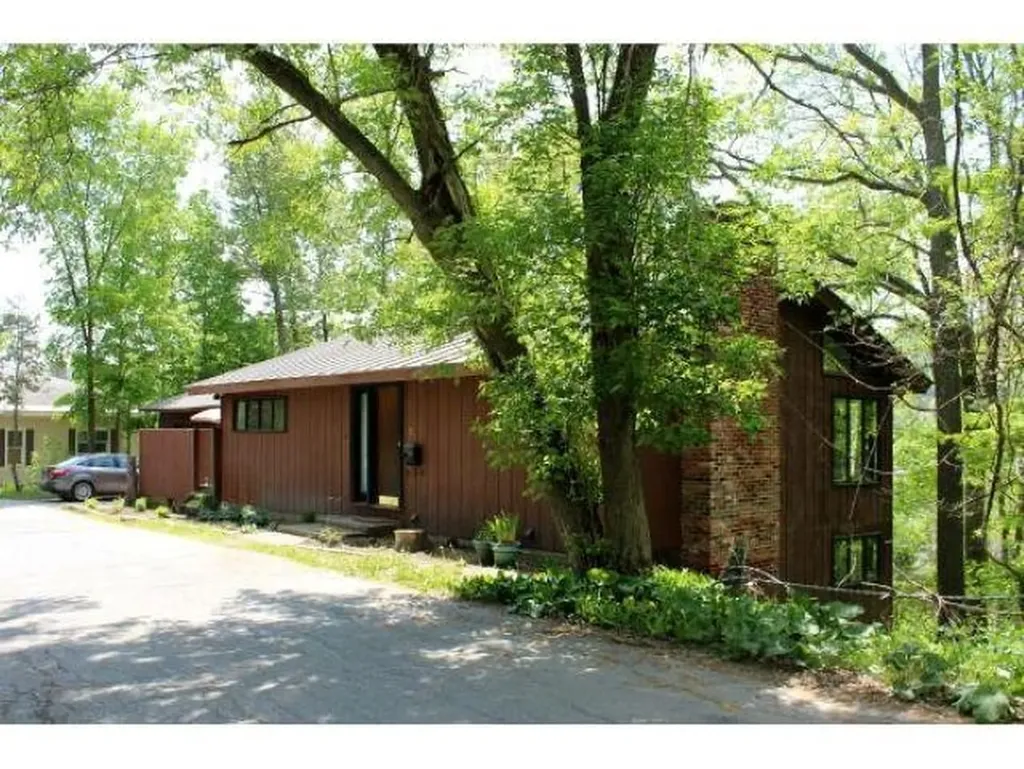 37 Highland Avenue St. Johnsbury VT 05819