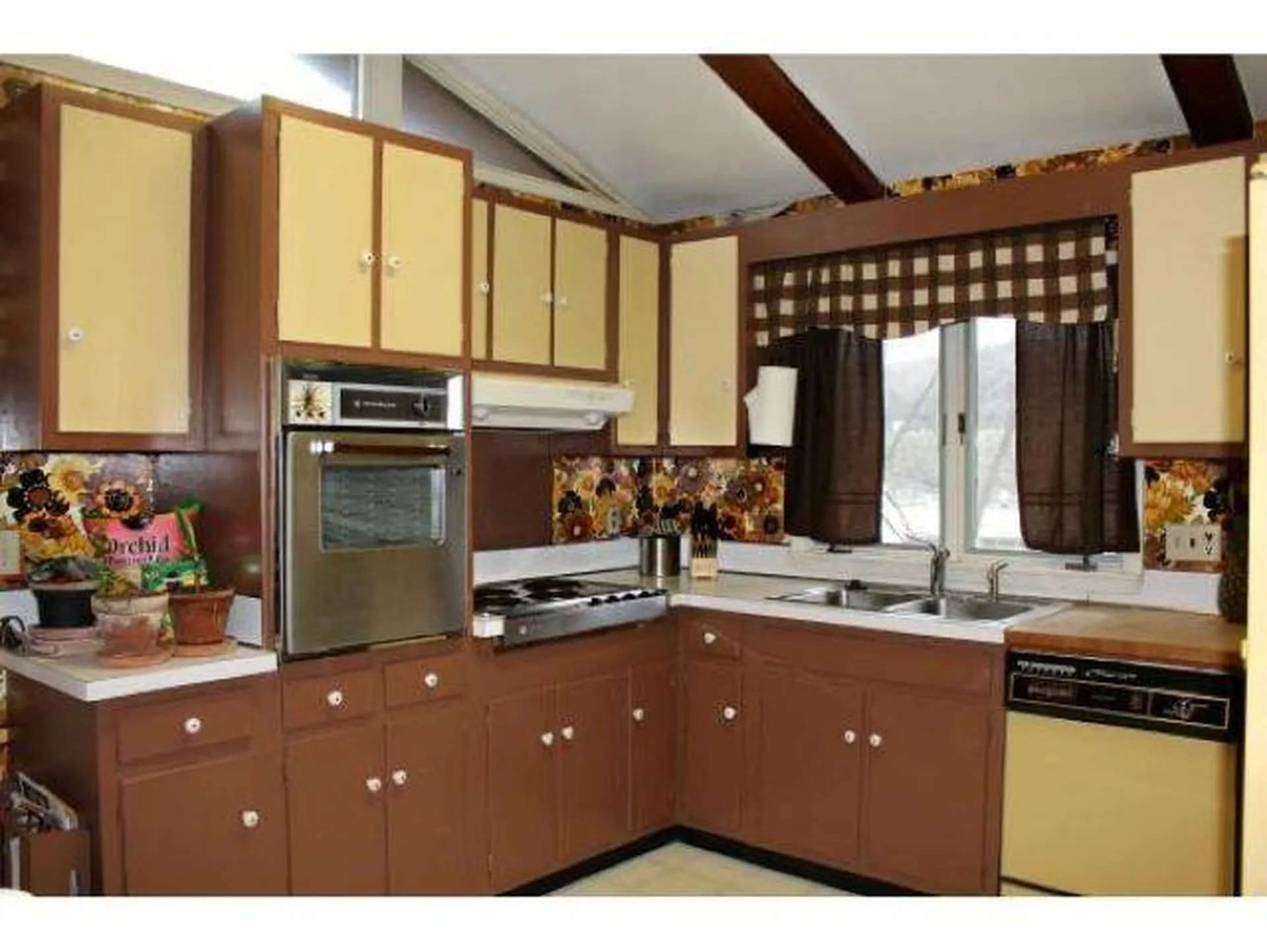 37 Highland Avenue St. Johnsbury VT 05819