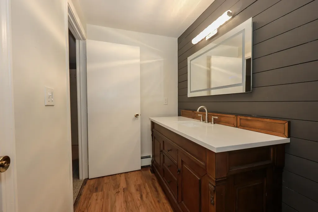 125 Indian Rock Road Merrimack NH 03054