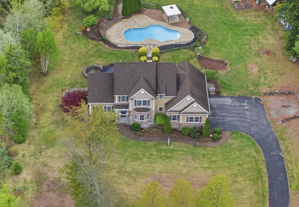 76 Christian Farm Drive New Boston NH 03070