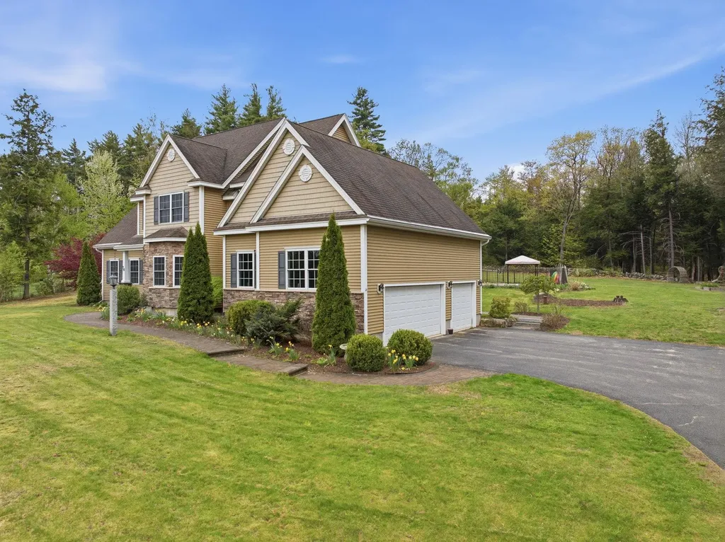 76 Christian Farm Drive New Boston NH 03070
