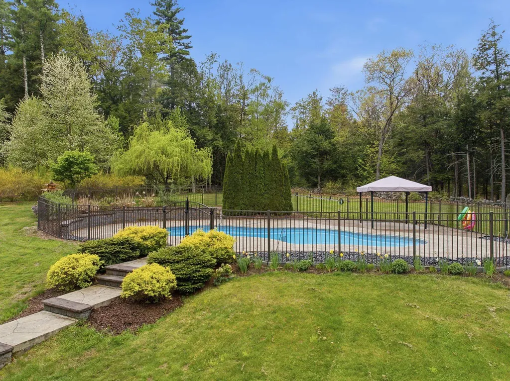 76 Christian Farm Drive New Boston NH 03070
