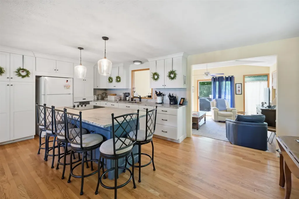 43 Matthias Street Salem NH 03079