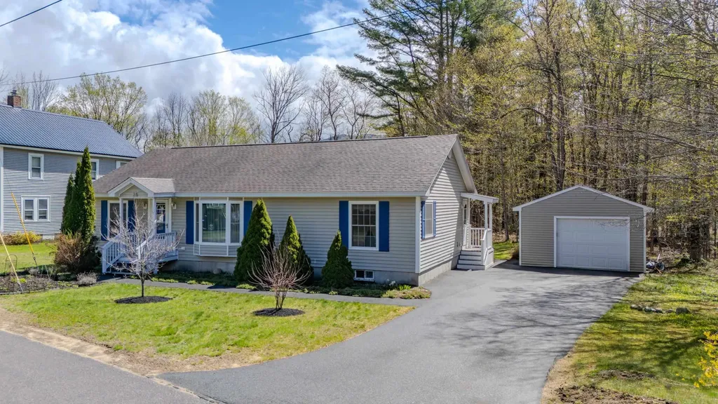 25 Sargent Street Woodstock NH 03262