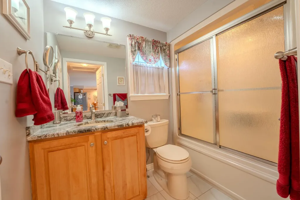 25 Sargent Street Woodstock NH 03262
