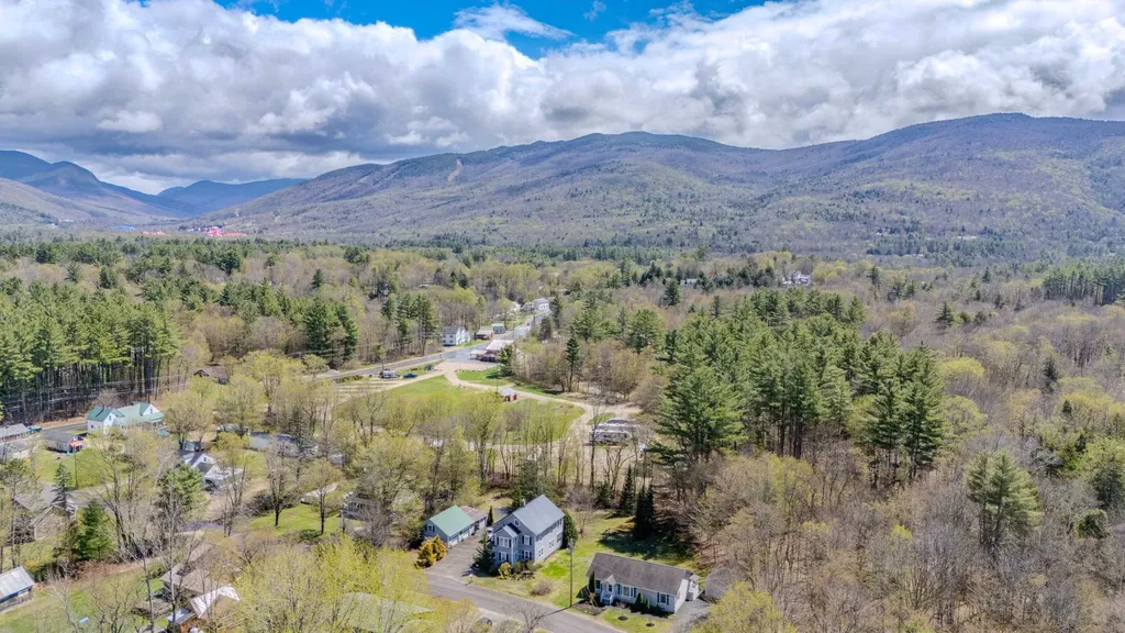 25 Sargent Street Woodstock NH 03262