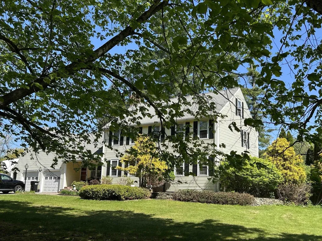 9 Oak Ridge Road Kensington NH 03833