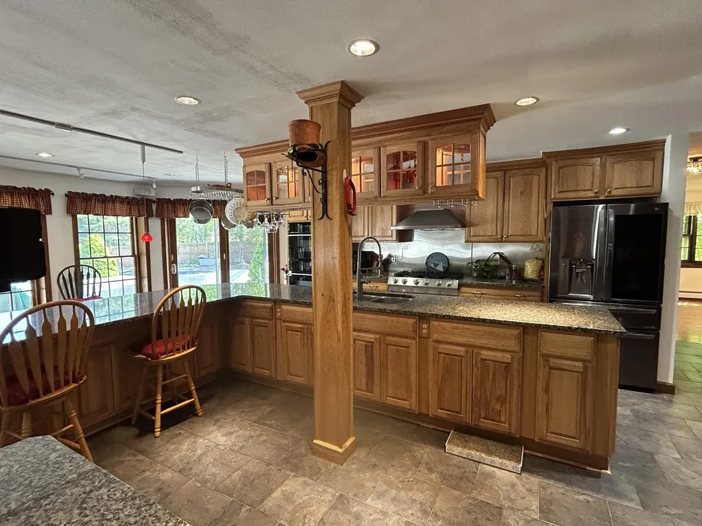 9 Oak Ridge Road Kensington NH 03833