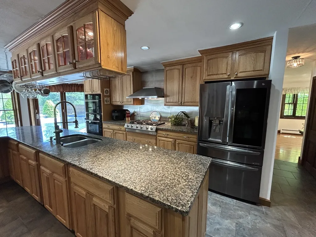 9 Oak Ridge Road Kensington NH 03833