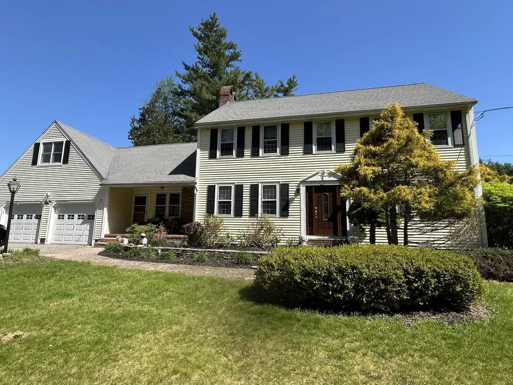 9 Oak Ridge Road Kensington NH 03833