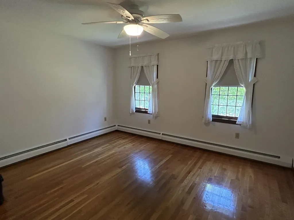 9 Oak Ridge Road Kensington NH 03833