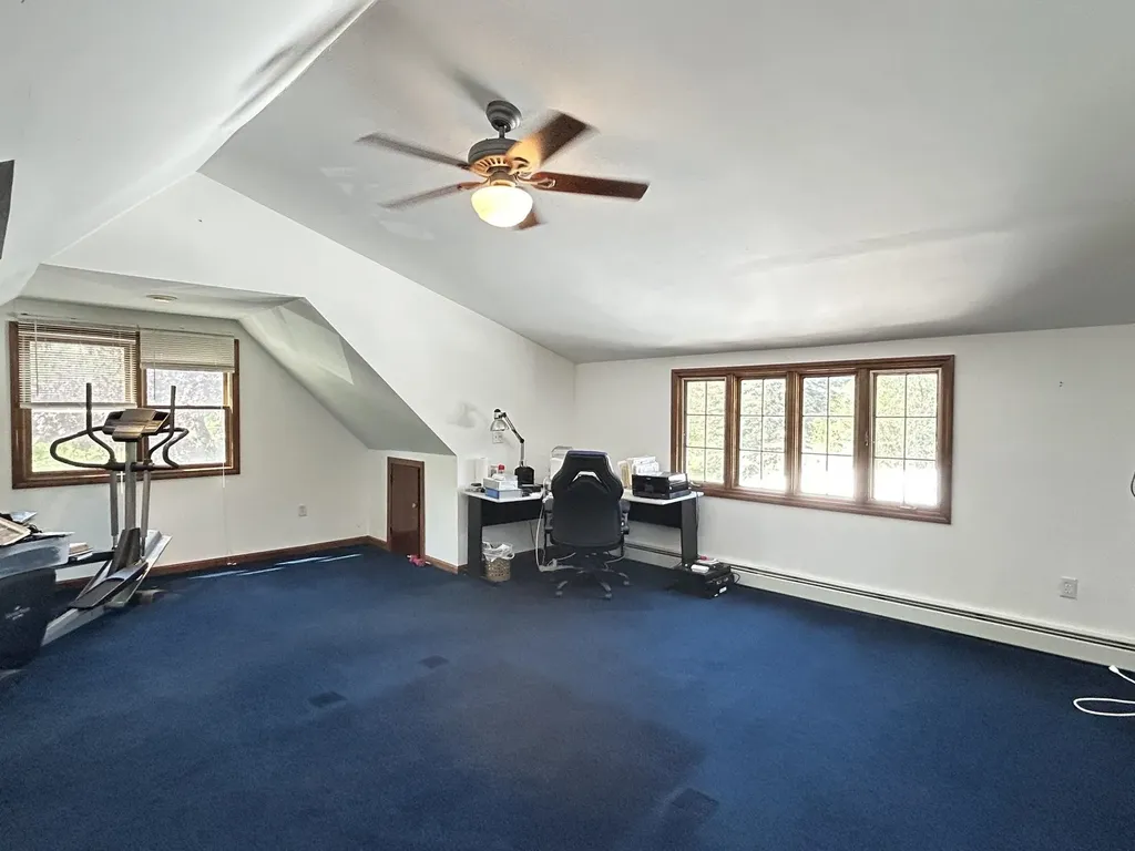 9 Oak Ridge Road Kensington NH 03833