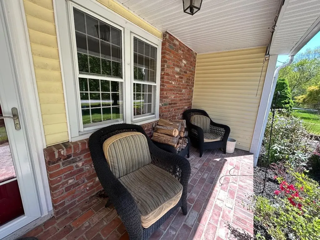 9 Oak Ridge Road Kensington NH 03833