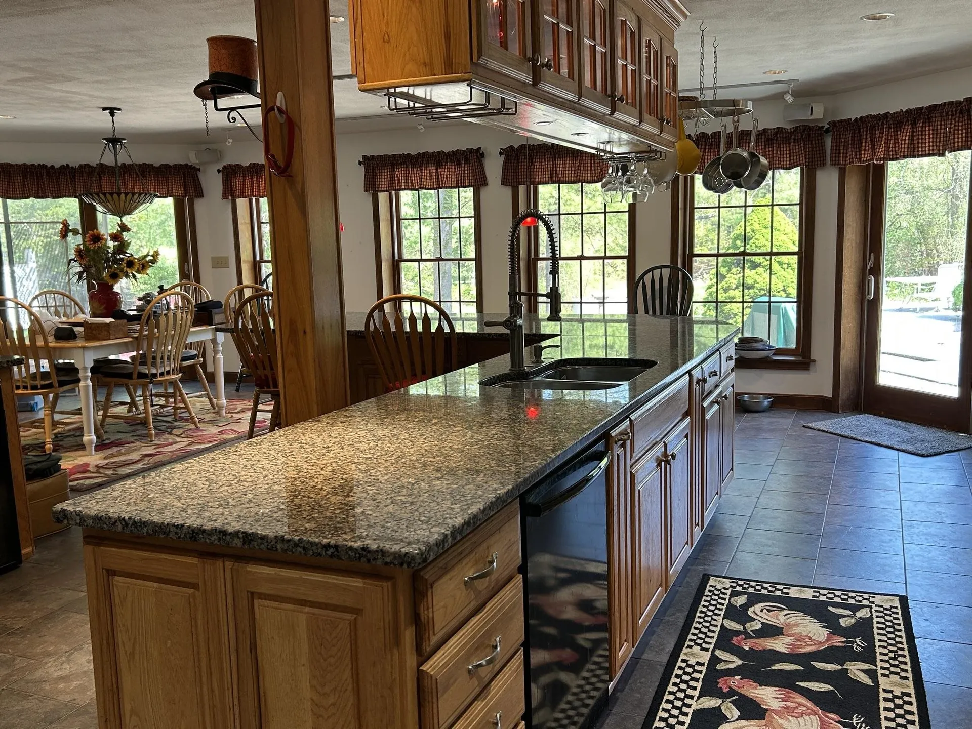 9 Oak Ridge Road Kensington NH 03833