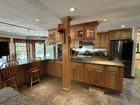 9 Oak Ridge Road Kensington NH 03833