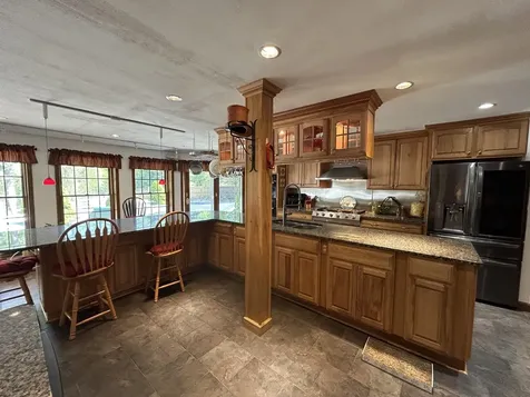 9 Oak Ridge Road Kensington NH 03833
