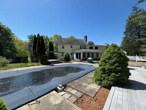9 Oak Ridge Road Kensington NH 03833
