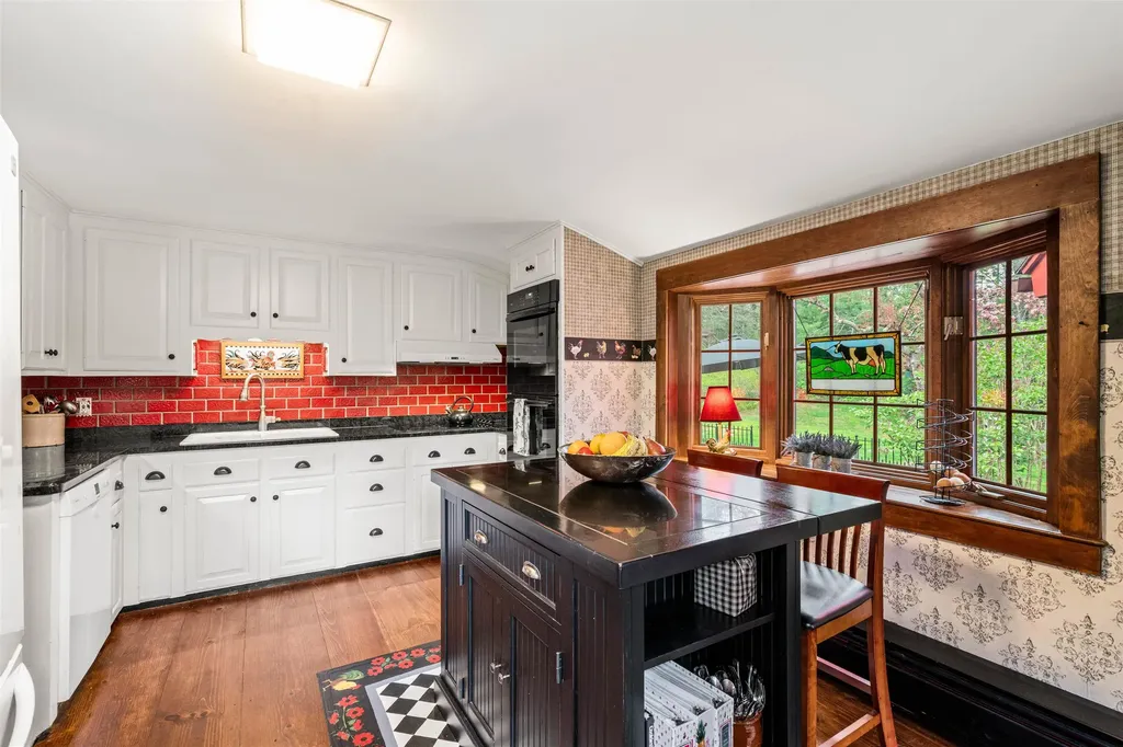 29 Averill Road Brookline NH 03033