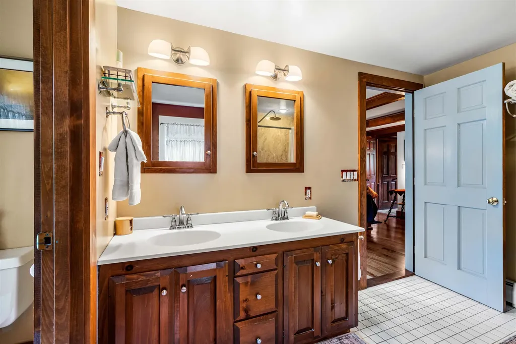 29 Averill Road Brookline NH 03033