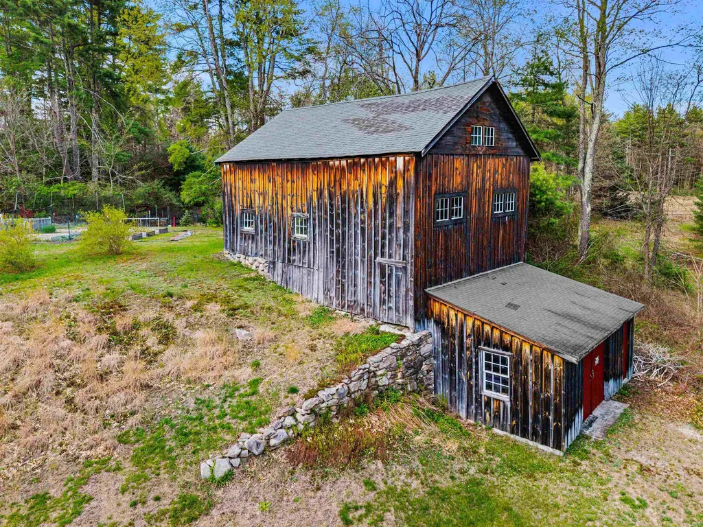 29 Averill Road Brookline NH 03033