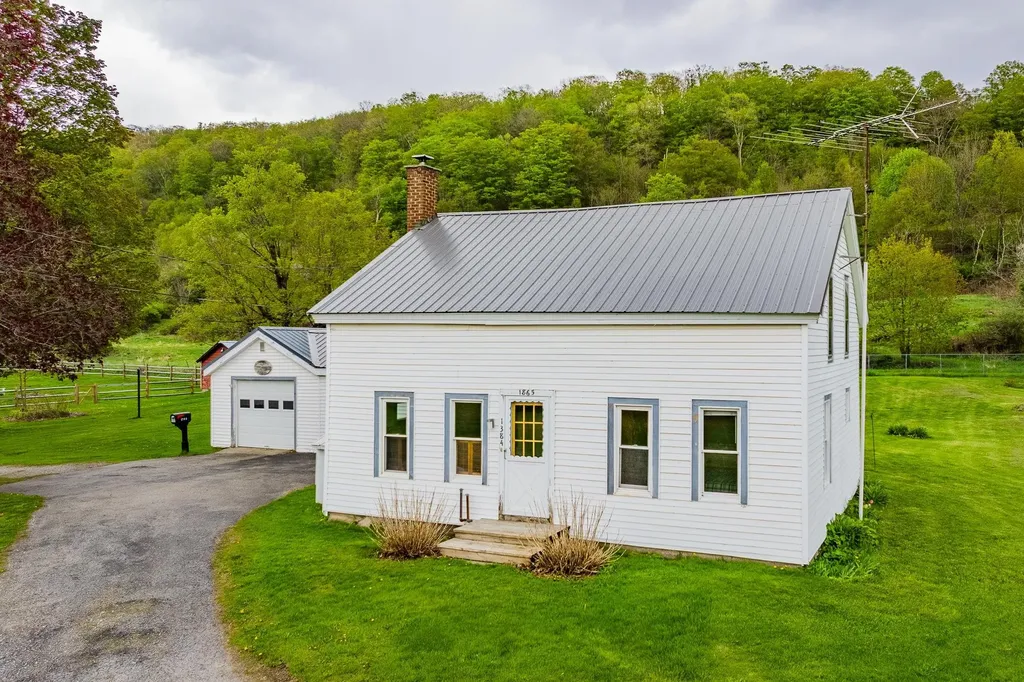 1384 Route 153 Rupert VT 05776