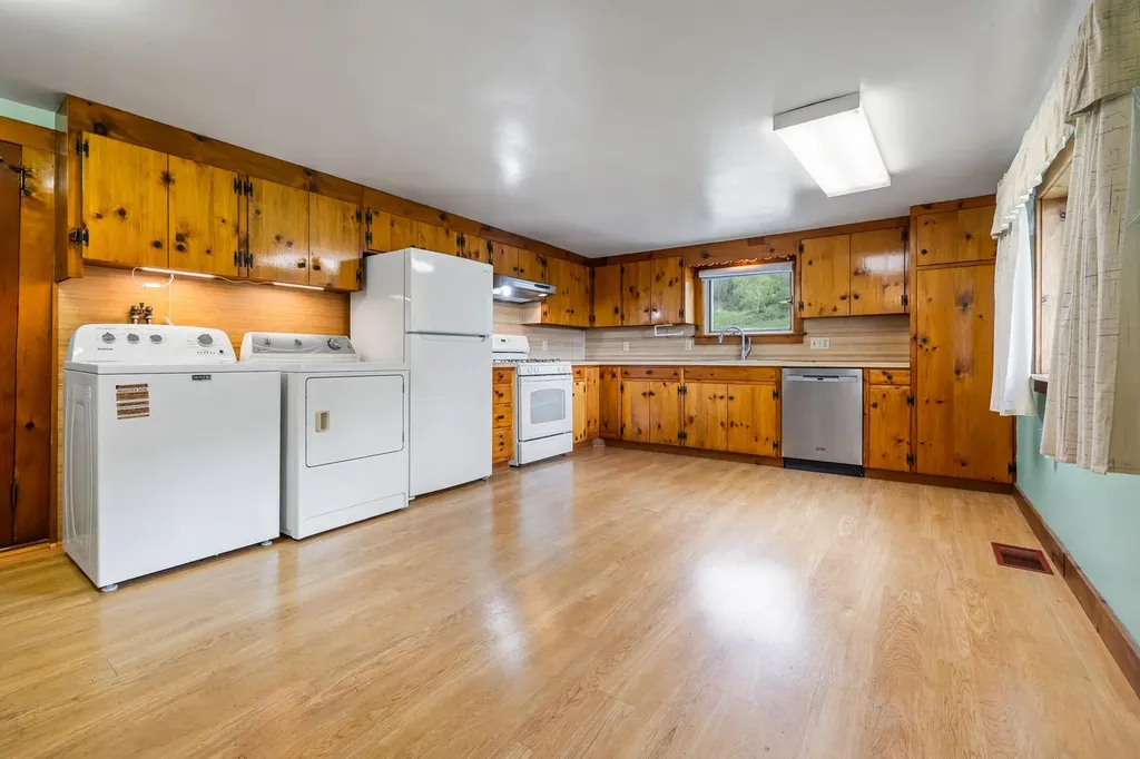 1384 Route 153 Rupert VT 05776