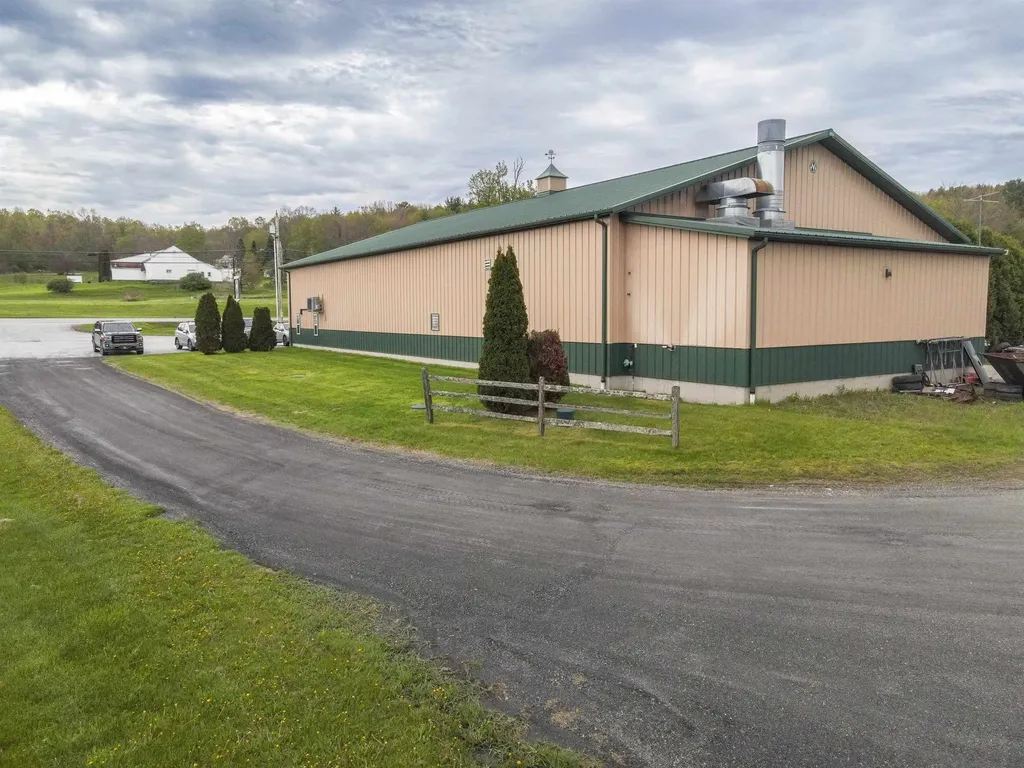 1075 Vt Route 30 North Poultney VT 05764