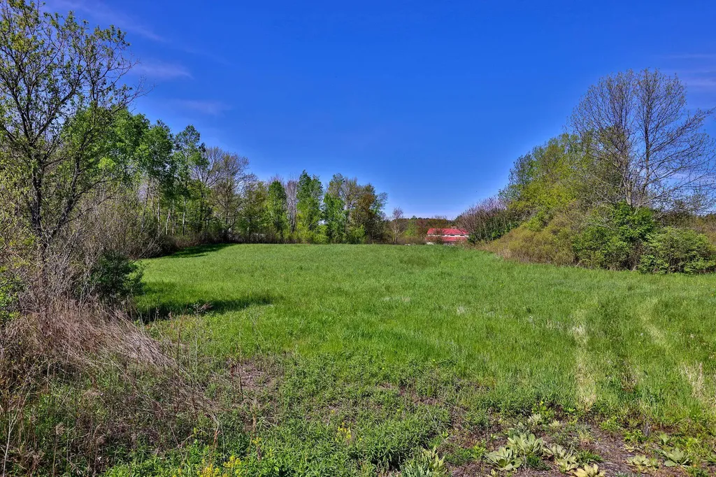 1075 Vt Route 30 North Poultney VT 05764