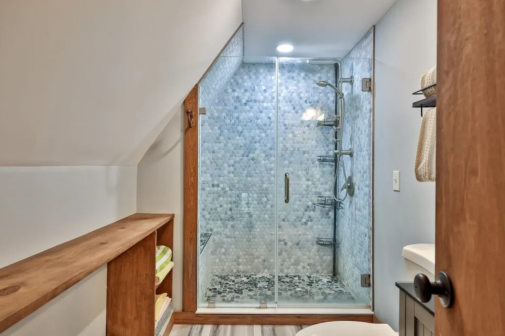208 Great Hawk Road Rochester VT 05767