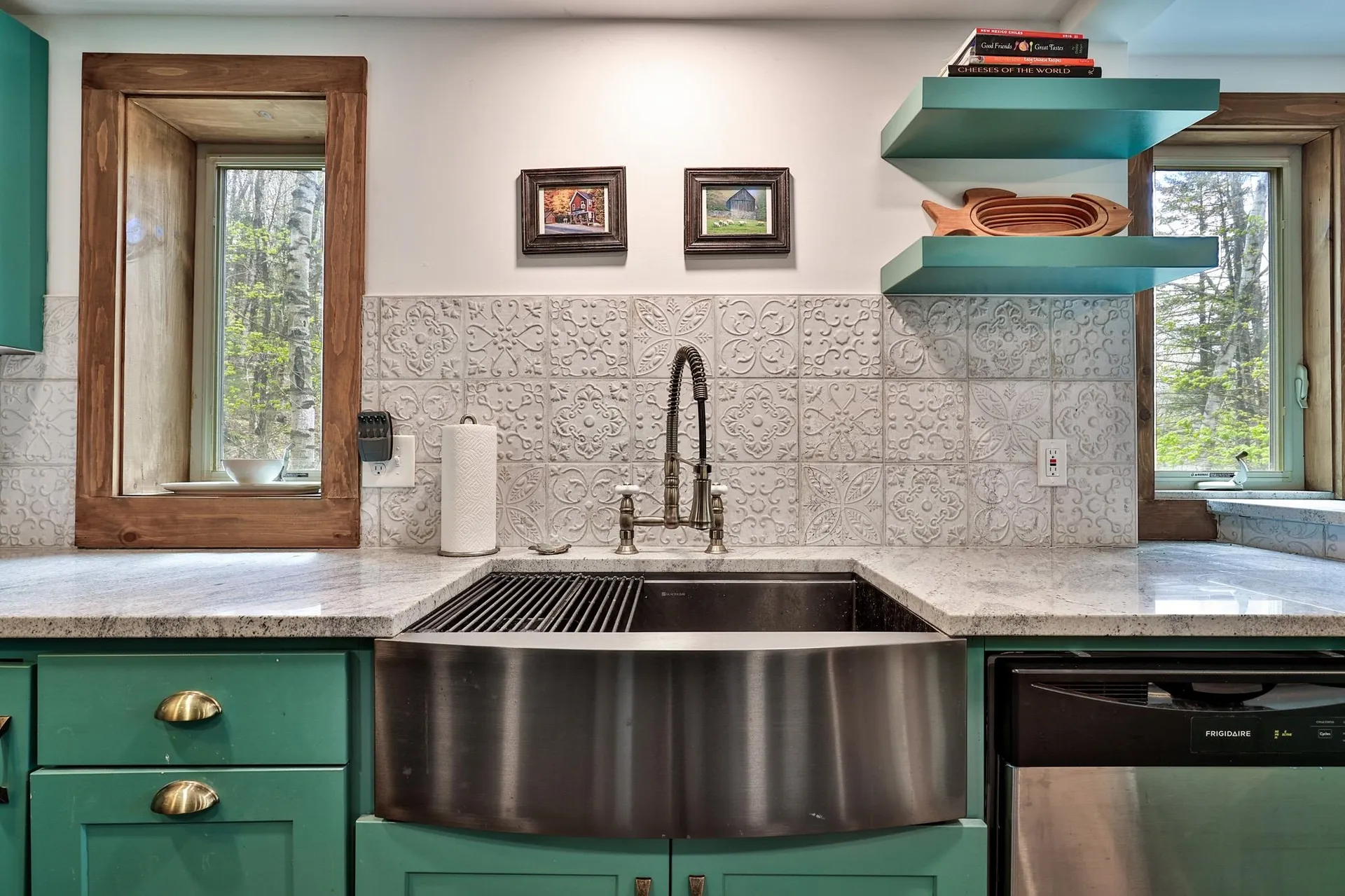 208 Great Hawk Road Rochester VT 05767