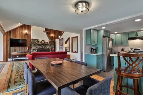208 Great Hawk Road Rochester VT 05767