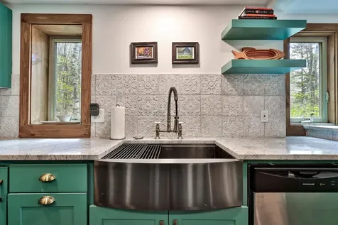 208 Great Hawk Road Rochester VT 05767