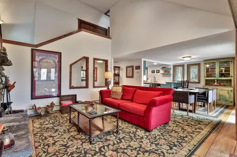 208 Great Hawk Road Rochester VT 05767