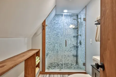 208 Great Hawk Road Rochester VT 05767