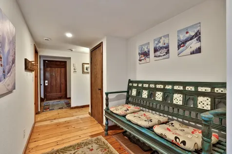 208 Great Hawk Road Rochester VT 05767