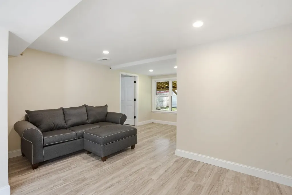 20 Orchard Terrace Salem NH 03079