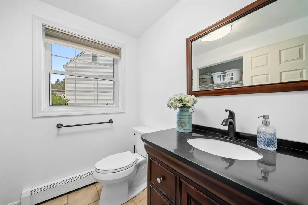 5 Treaty Court Sandown NH 03873