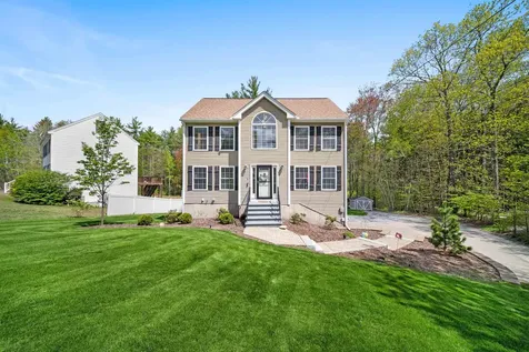 5 Treaty Court Sandown NH 03873