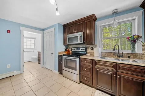 5 Treaty Court Sandown NH 03873