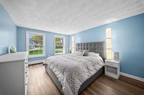 5 Treaty Court Sandown NH 03873