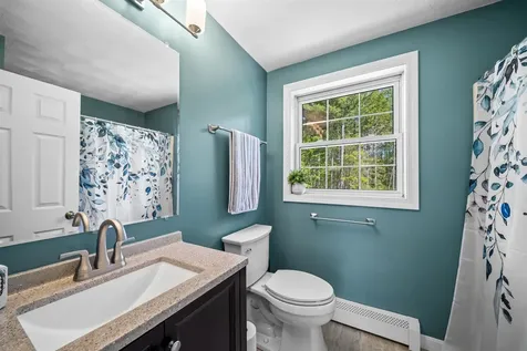 5 Treaty Court Sandown NH 03873