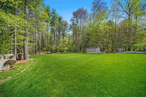5 Treaty Court Sandown NH 03873