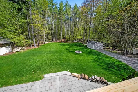 5 Treaty Court Sandown NH 03873