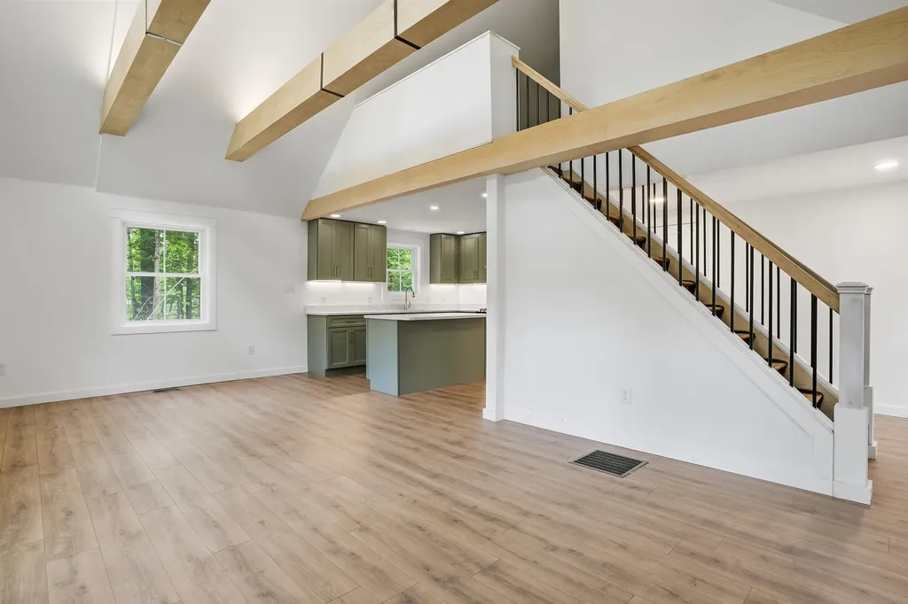 10 Glen Drive Barnstead NH 03225