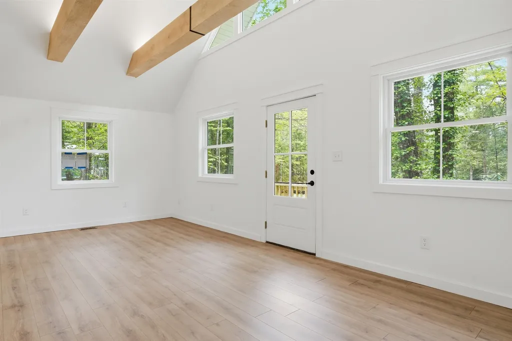 10 Glen Drive Barnstead NH 03225