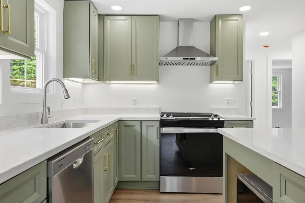 10 Glen Drive Barnstead NH 03225