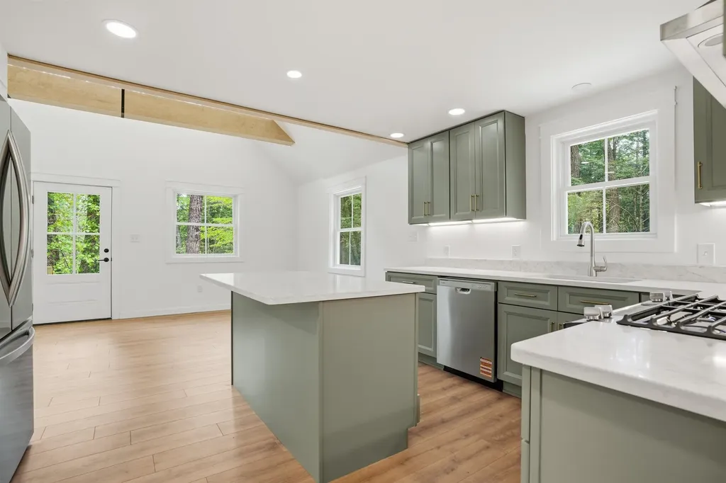 10 Glen Drive Barnstead NH 03225